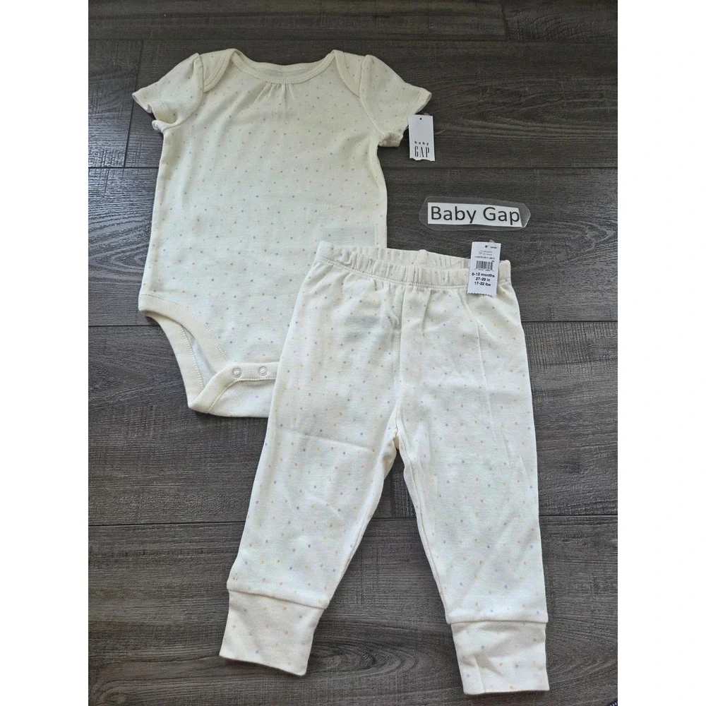Baby gap outfit size 6-12‎ mos